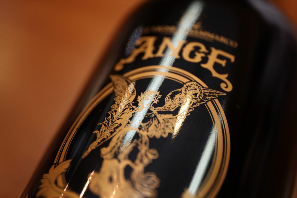 Giá rượu vang Ange 2021 có đắt không?